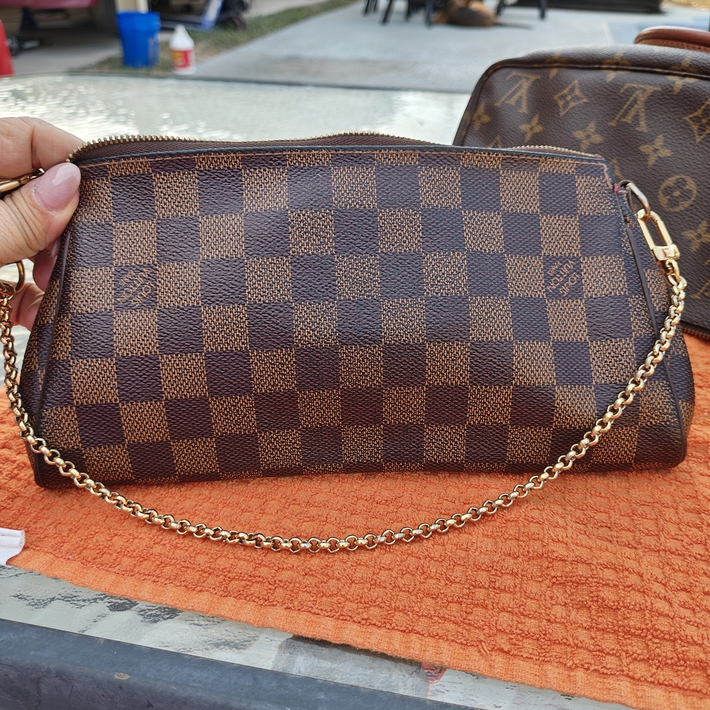 Louis Vuitton Damier Eva Clutch - Picture 9 of 16